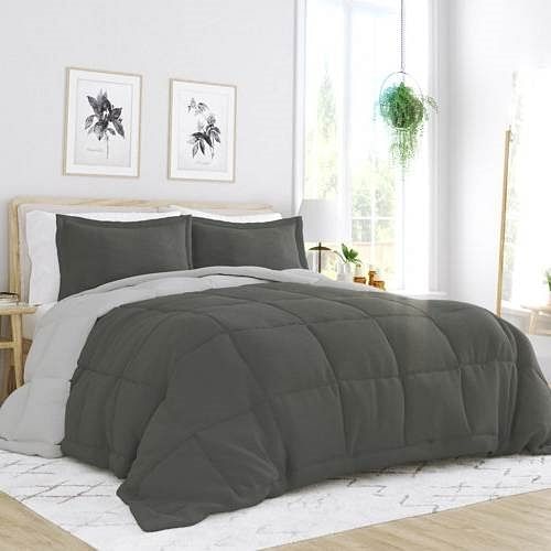 King/Cal King 3-Piece Microfiber Reversible Comforter Set in Grey /